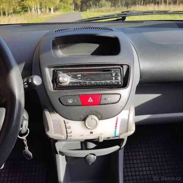 Peugeot 107 1,0   r.v.2011 - foto 3