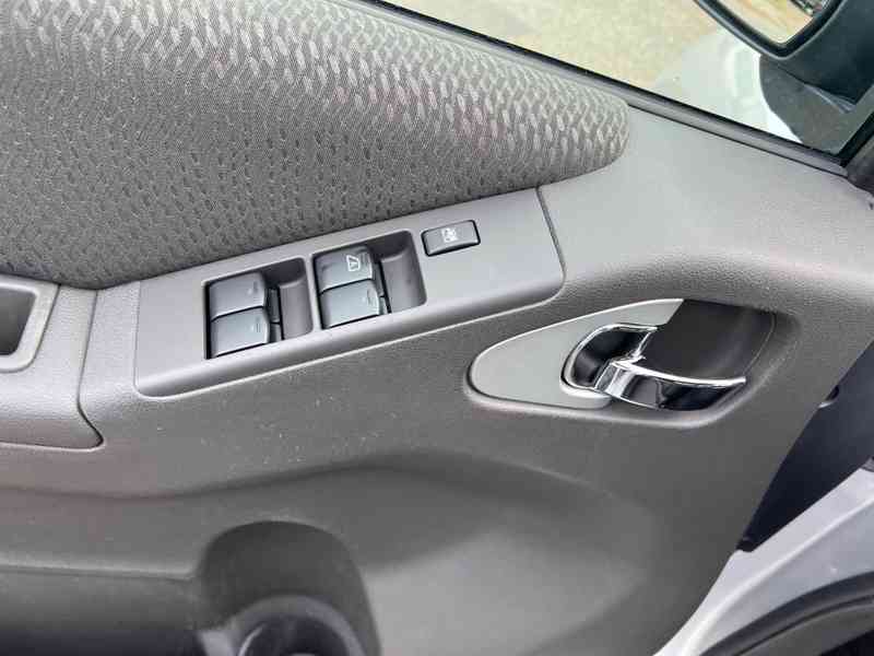 Nissan Pathfinder 2.5 dCi SE 140kw - foto 14