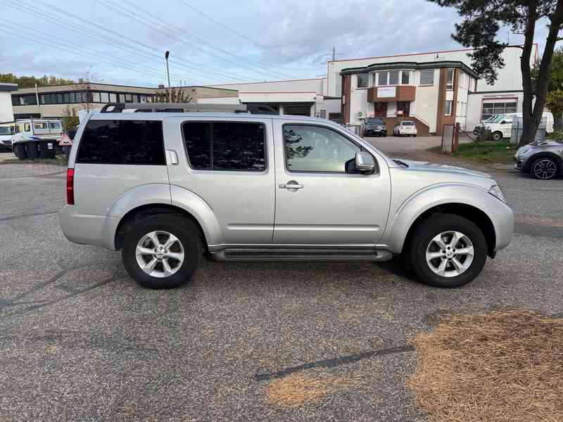 Nissan Pathfinder 2.5 dCi SE 140kw - foto 13