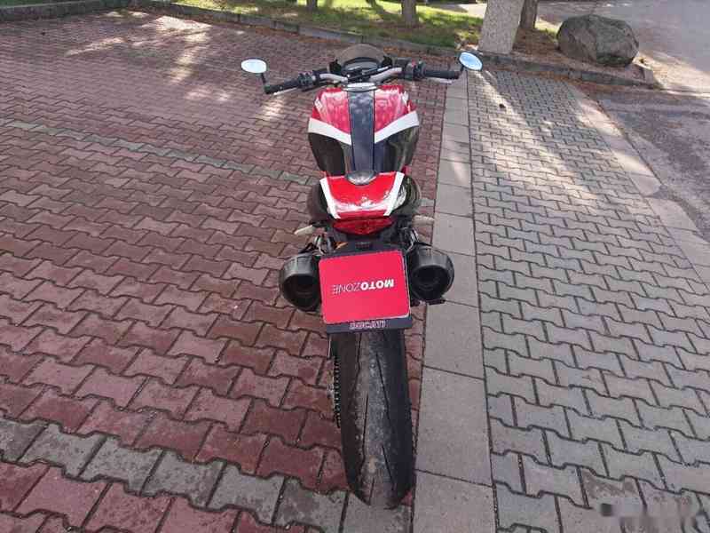 Ducati Monster 796 2011 - foto 4