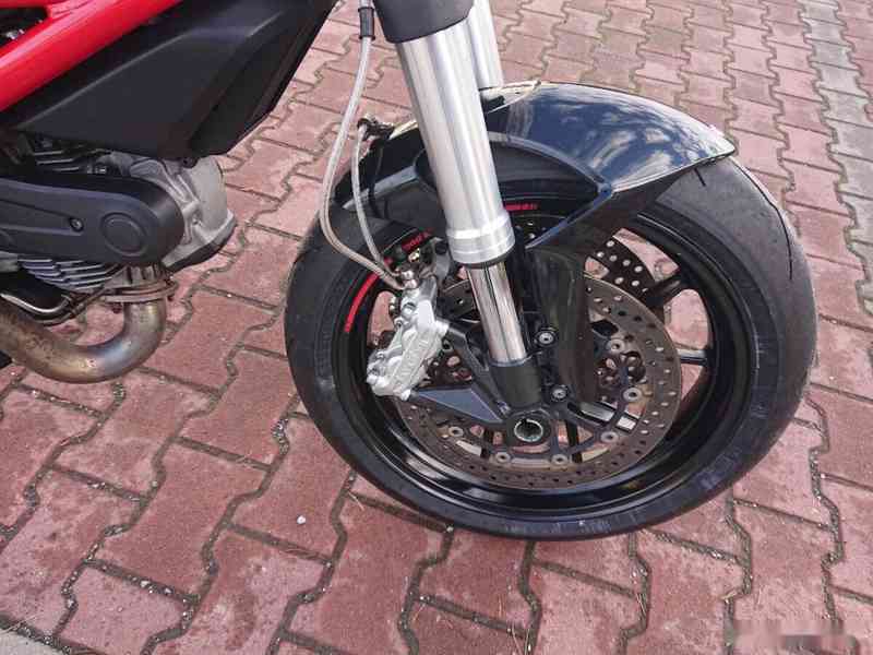 Ducati Monster 796 2011 - foto 10