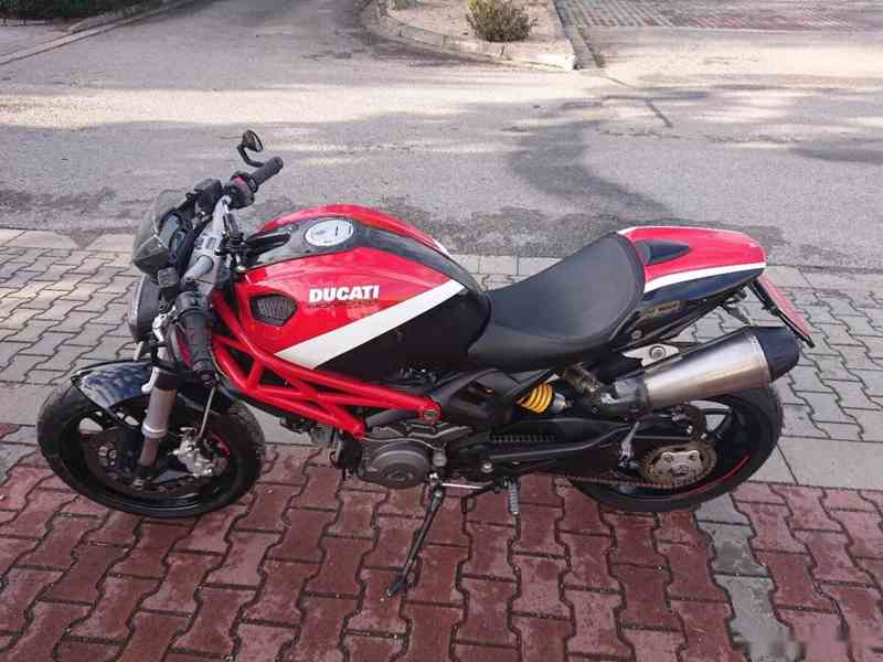 Ducati Monster 796 2011 - foto 6