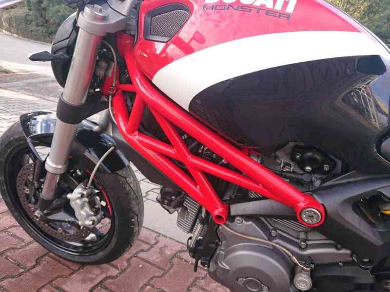 Ducati Monster 796 2011 - foto 14
