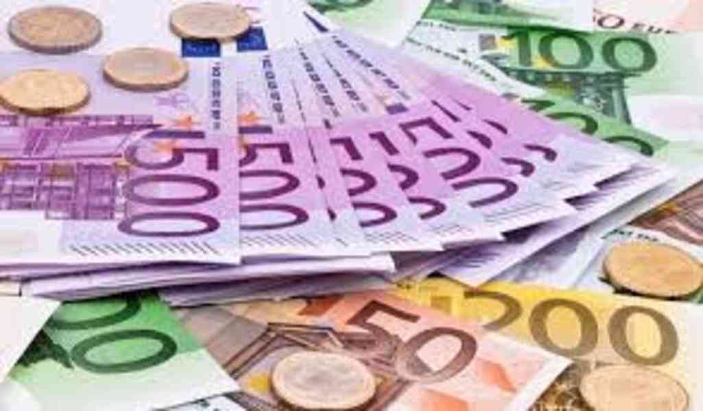 SOUKROMÉ REFINANCOVACÍ A KONSOLIDACE.