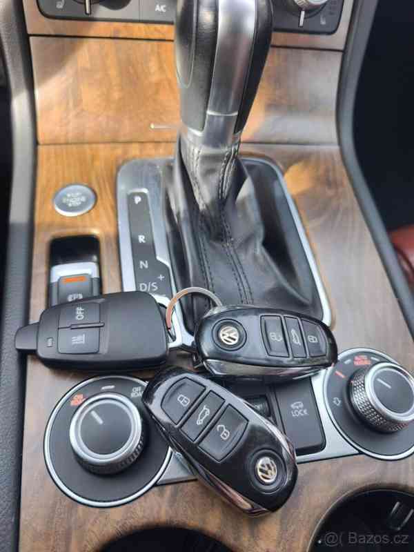 Volkswagen Touareg 3,0 - foto 8