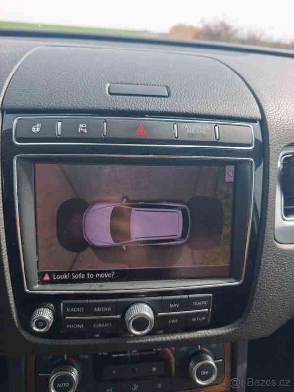 Volkswagen Touareg 3,0 - foto 14