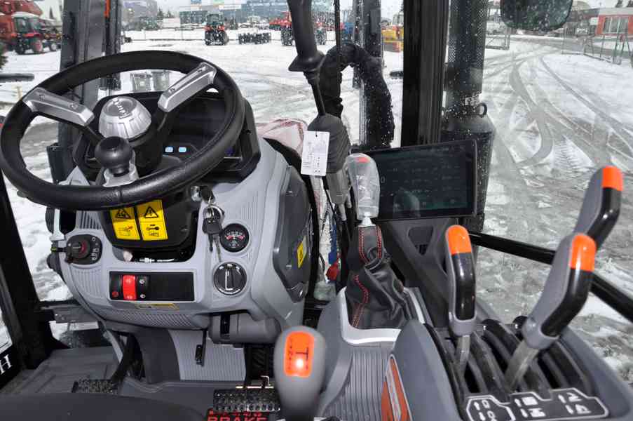 Prodam traktor HANWO HWB 604C. Traktor  65 koni 48kW. - foto 7