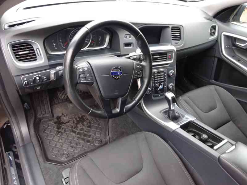 Volvo V60 2.0 D3 r.v.2016 (110 kw) servisní knížka  - foto 5