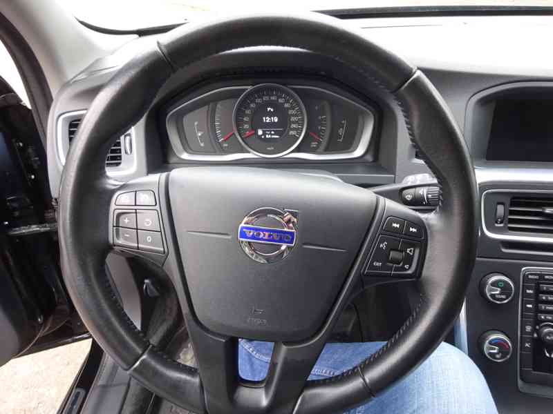 Volvo V60 2.0 D3 r.v.2016 (110 kw) servisní knížka  - foto 7