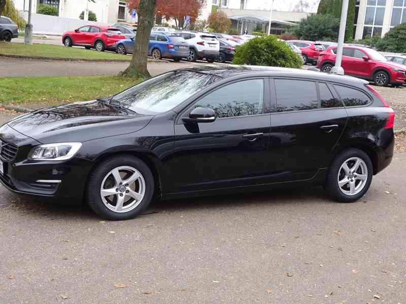 Volvo V60 2.0 D3 r.v.2016 (110 kw) servisní knížka  - foto 3