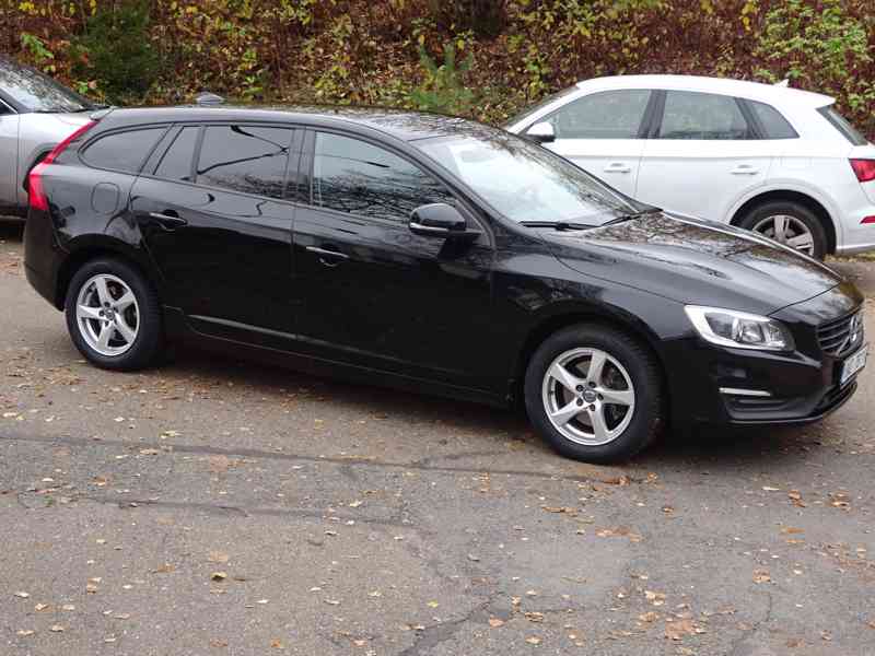 Volvo V60 2.0 D3 r.v.2016 (110 kw) servisní knížka  - foto 2