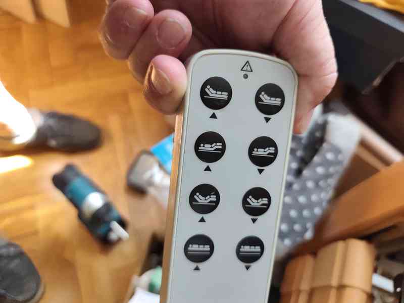 PRODÁM ELEKTRICKOU POLOHOVACÍ POSTEL DMA - foto 4