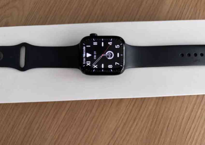 Apple Watch 9 45 mm - foto 1