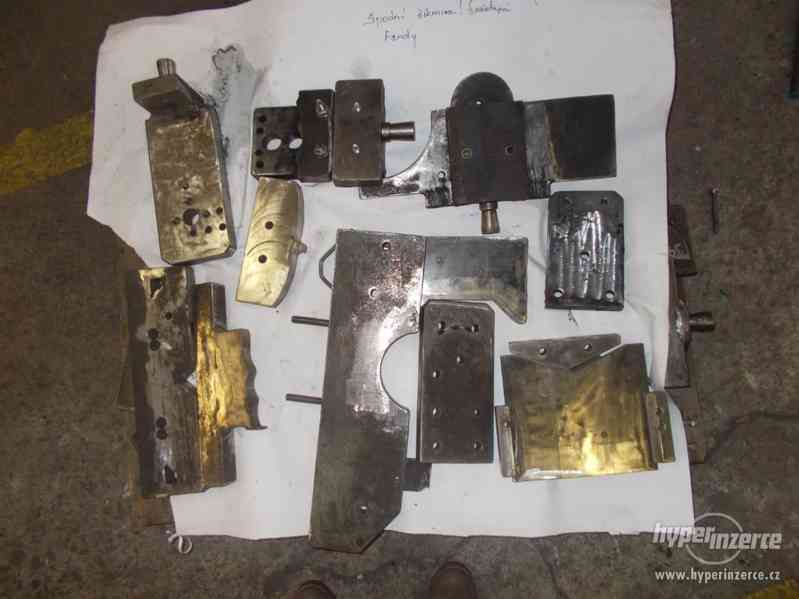 Horizontální hydraulický lis GLASSER - SLEVA - foto 6