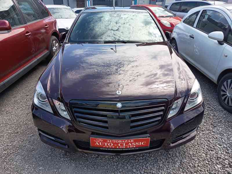 MERCEDES Benz E 350 4Matic ČR  - foto 18