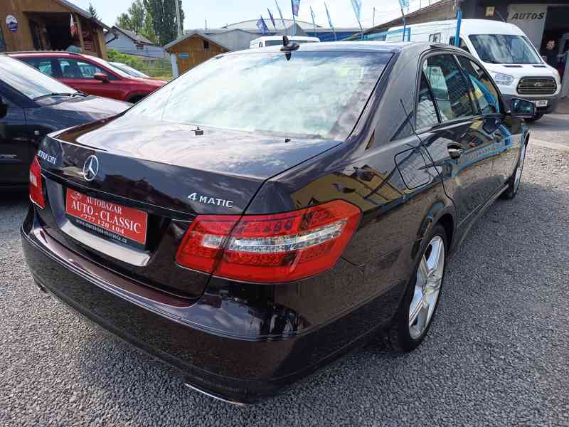 MERCEDES Benz E 350 4Matic ČR  - foto 19