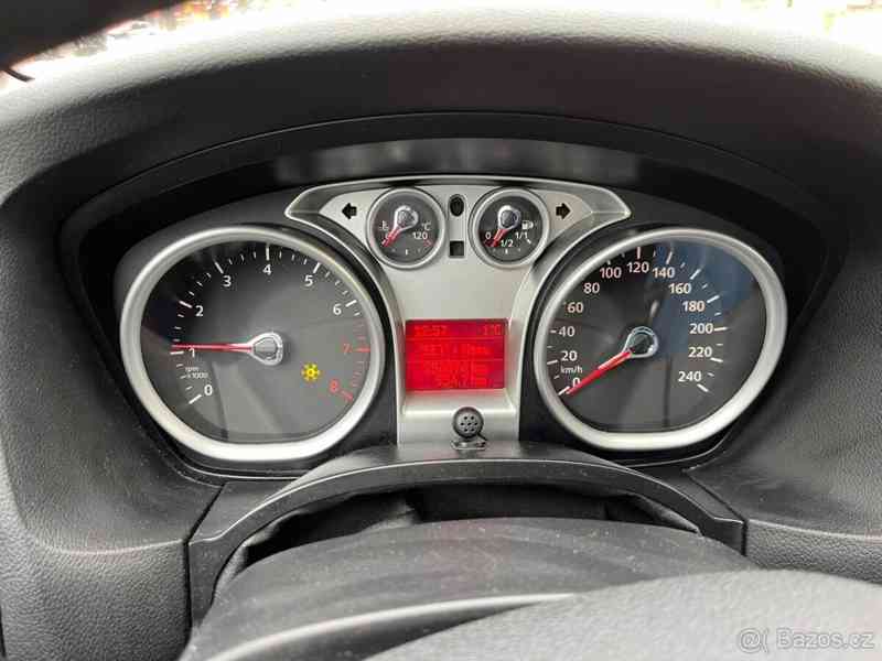 Ford Focus 2,0   i 107kW velmi pěkný stav - foto 15