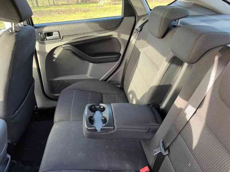 Ford Focus 2,0   i 107kW velmi pěkný stav - foto 10