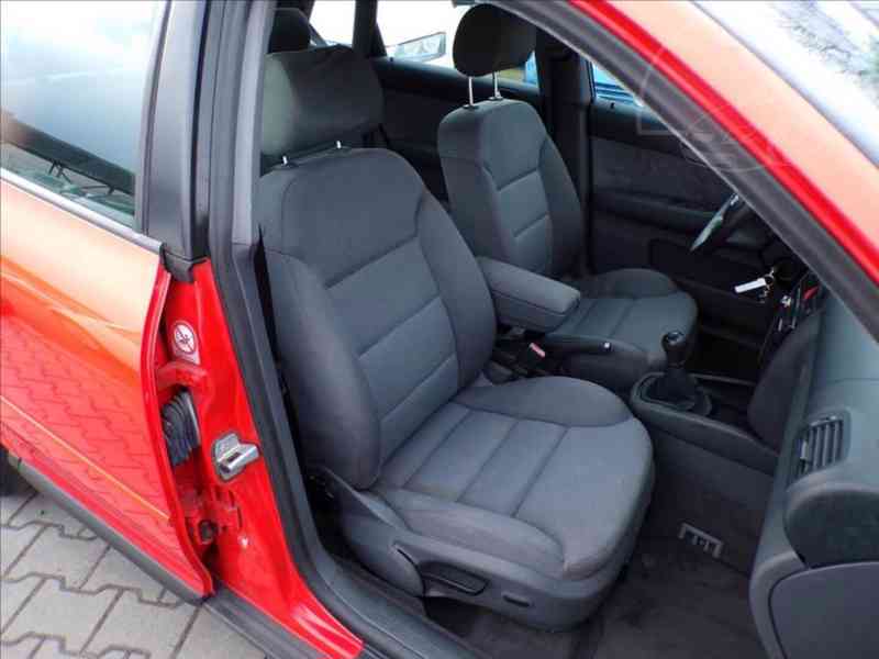 Audi A3 1,6 i KLIMATIZACE - foto 13