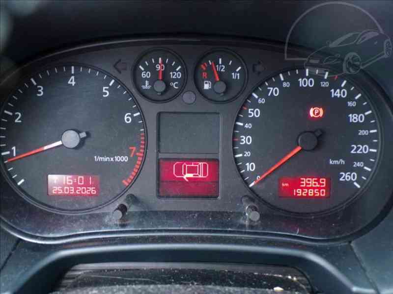 Audi A3 1,6 i KLIMATIZACE - foto 6