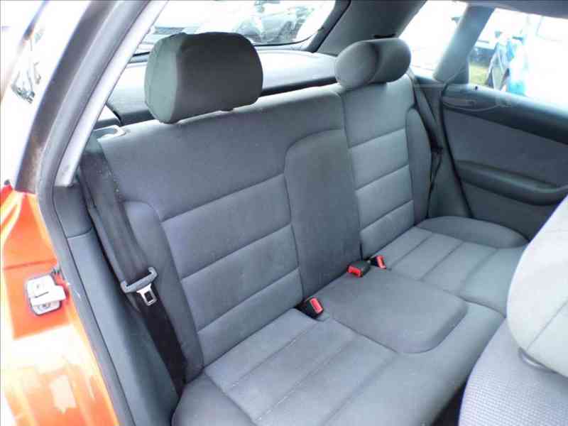 Audi A3 1,6 i KLIMATIZACE - foto 11