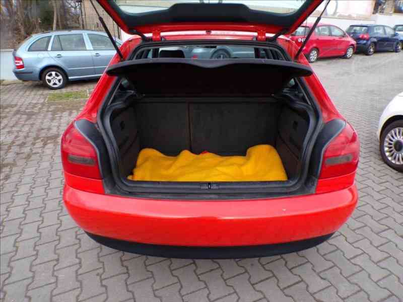 Audi A3 1,6 i KLIMATIZACE - foto 10