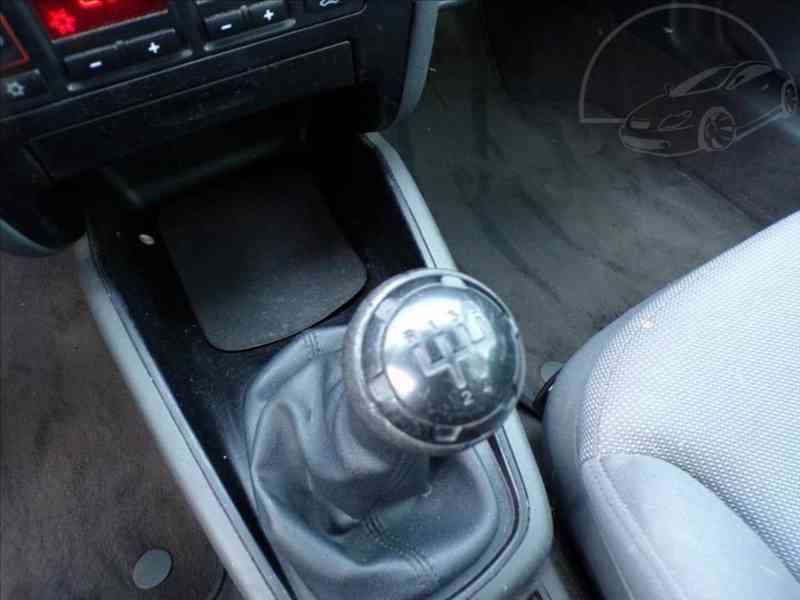 Audi A3 1,6 i KLIMATIZACE - foto 7