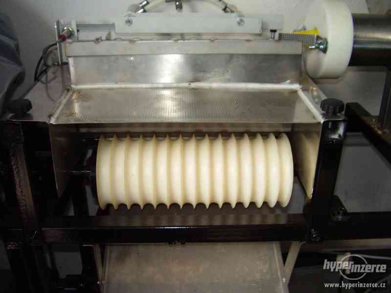 stroj na výrobu boilí - foto 5