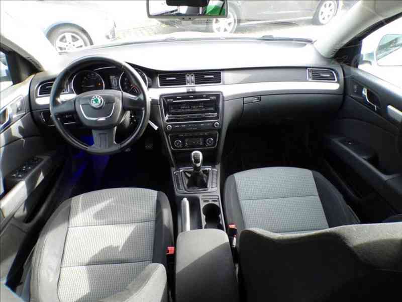 Škoda Superb 2,0 TDI AMBITION - foto 5
