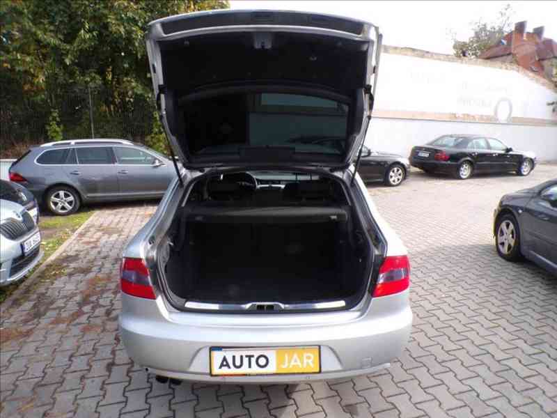 Škoda Superb 2,0 TDI AMBITION - foto 10