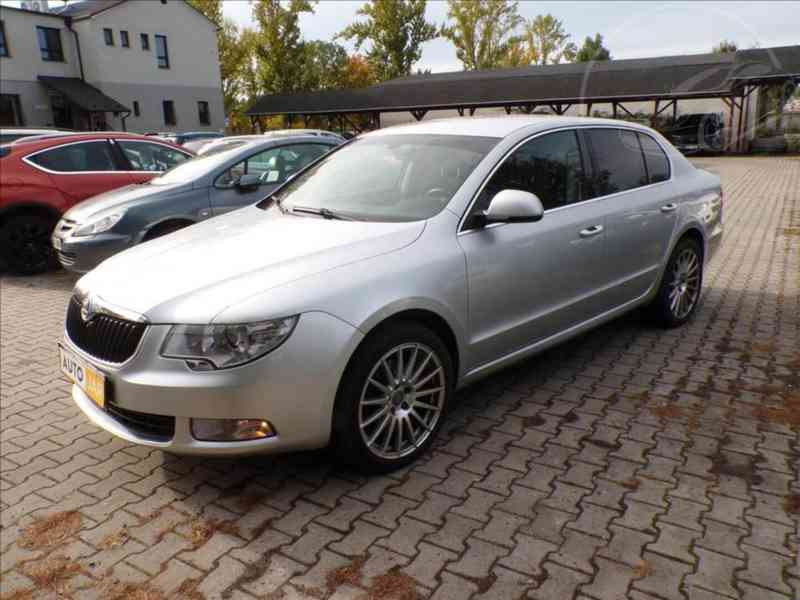 Škoda Superb 2,0 TDI AMBITION - foto 2