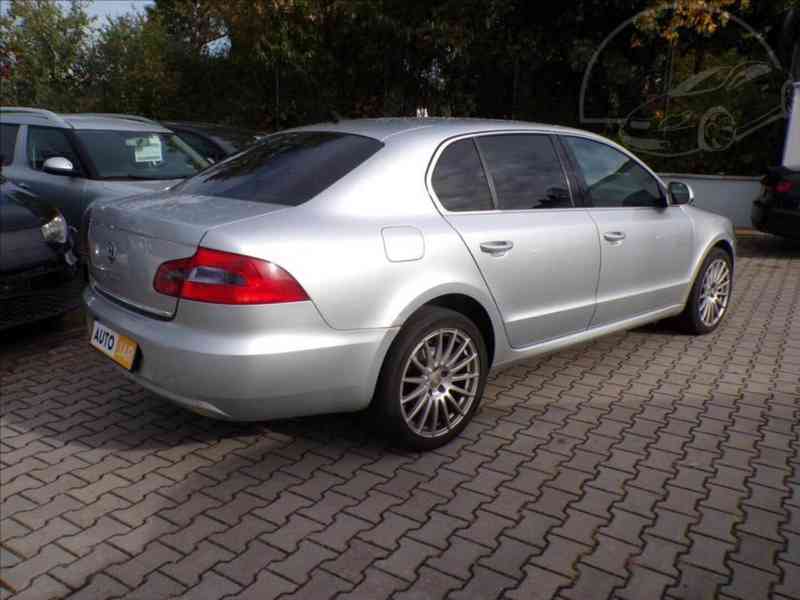 Škoda Superb 2,0 TDI AMBITION - foto 3