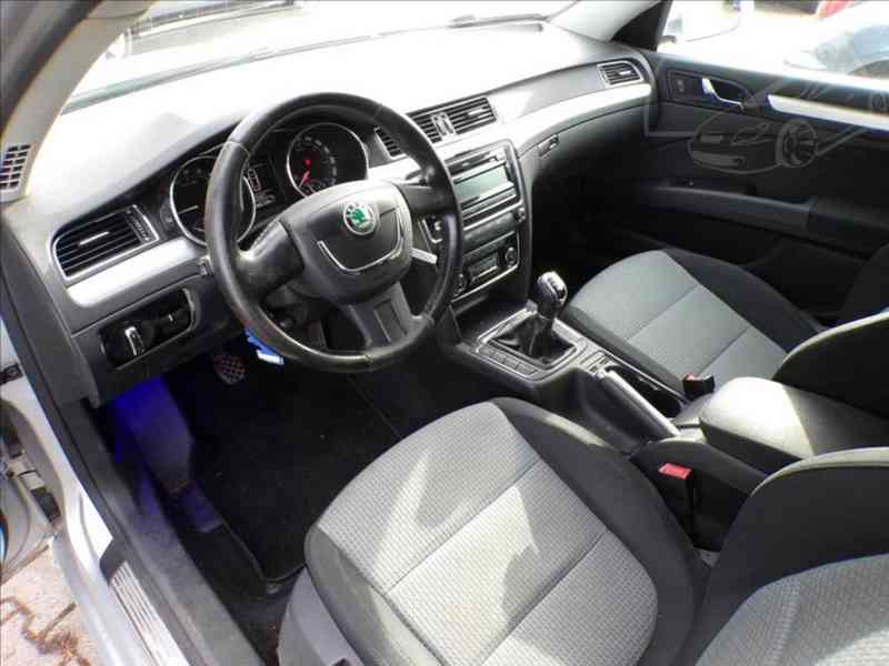 Škoda Superb 2,0 TDI AMBITION - foto 7
