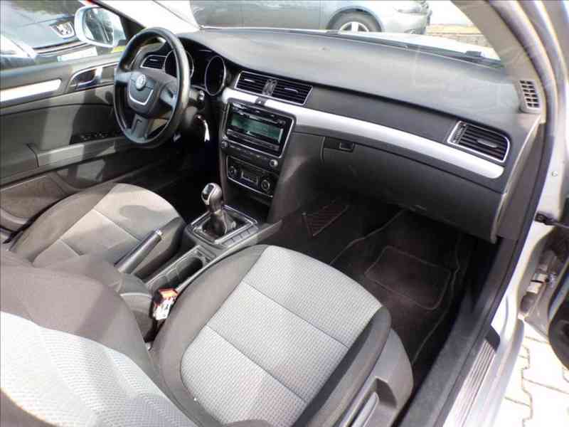 Škoda Superb 2,0 TDI AMBITION - foto 13