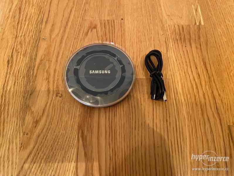 Bezdrátová nabíječka Samsung - foto 1
