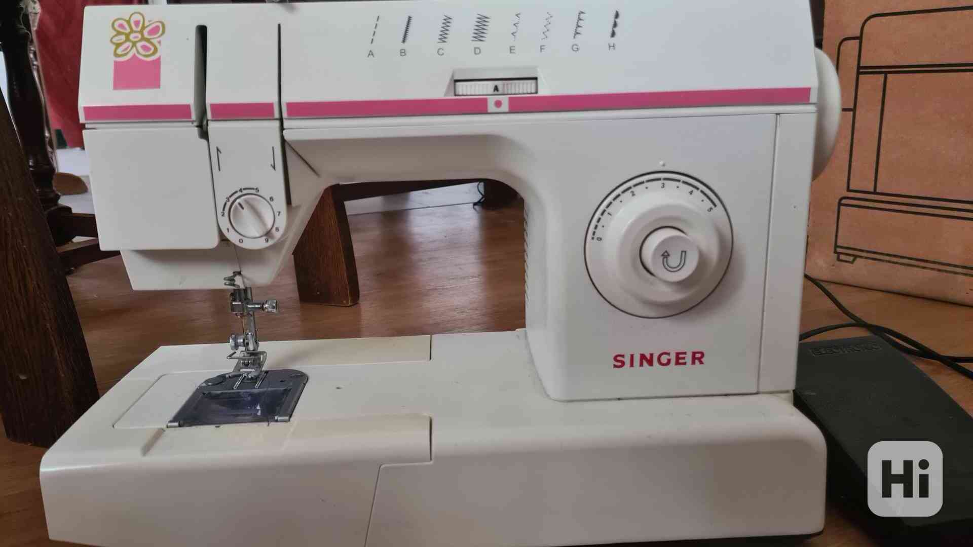 šicí stroj Singer - foto 1