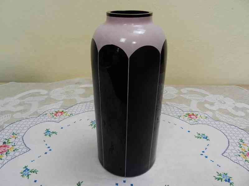 Tmavě fialová Váza s pruhy Bohemia Glass Czechoslovakia - foto 3