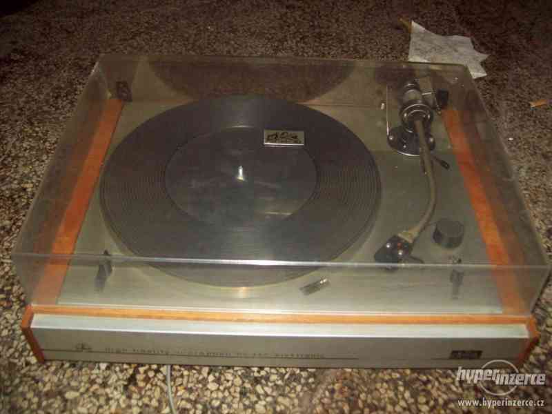 Gramofon Tesla NC440 - foto 1