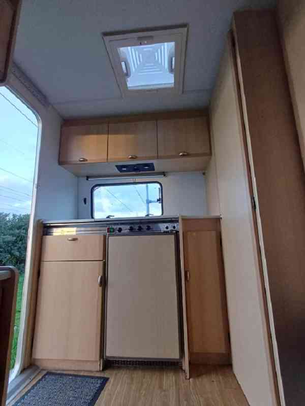 Karavan Bürstner + toaleta + předstan + nová STK + 100 km/h  - foto 12