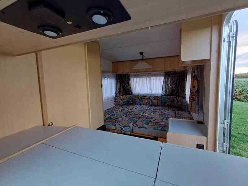 Karavan Bürstner + toaleta + předstan + nová STK + 100 km/h  - foto 16