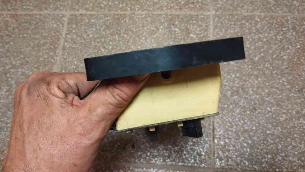 Přístrojová deska, palubni deska, tachometr na Škoda   - foto 6