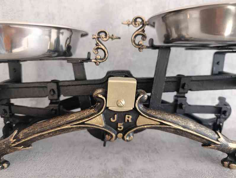 Staré 5kg dvoumiskové váhy po renovaci. Nové nerezové misky. - foto 1