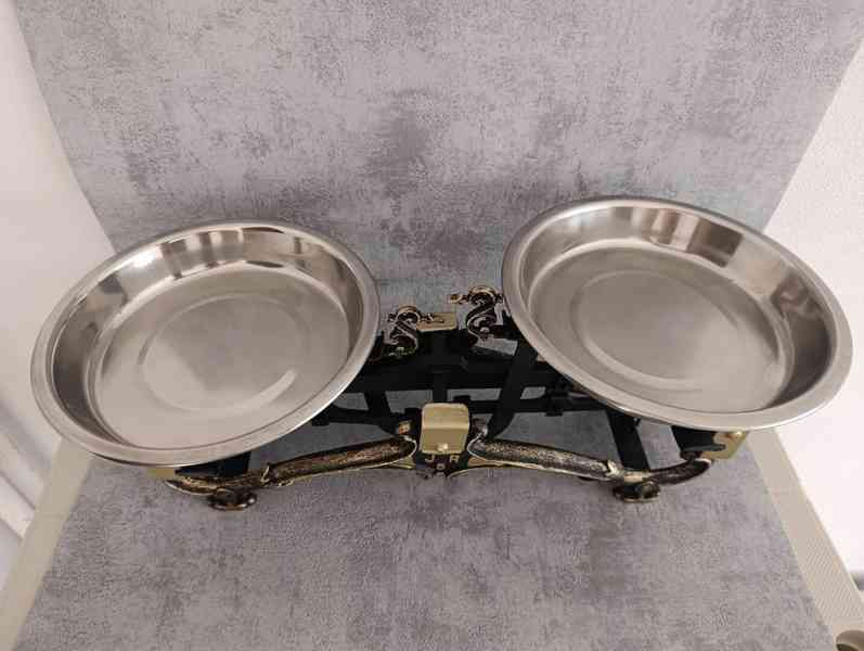 Staré 5kg dvoumiskové váhy po renovaci. Nové nerezové misky. - foto 7