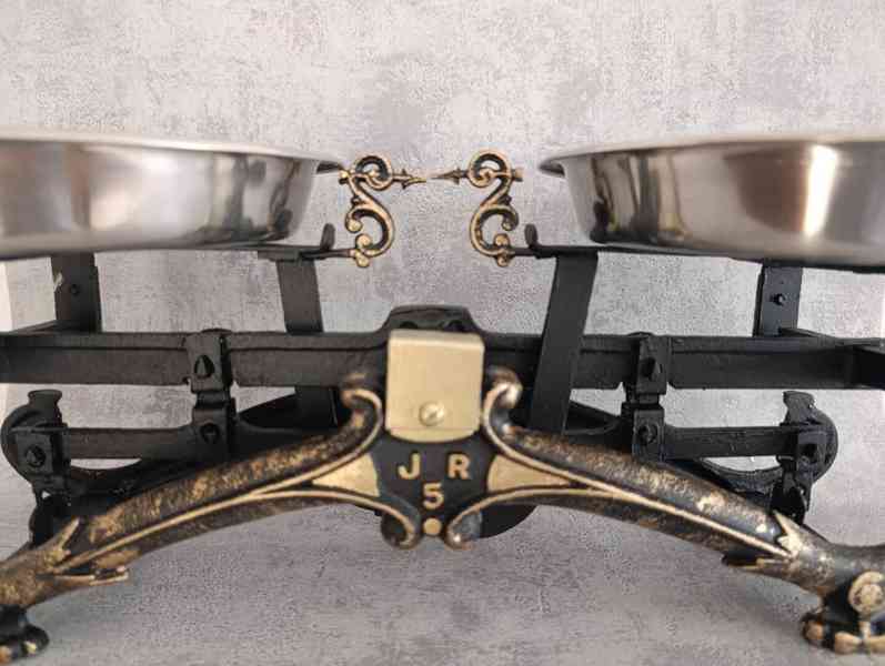 Staré 5kg dvoumiskové váhy po renovaci. Nové nerezové misky. - foto 6