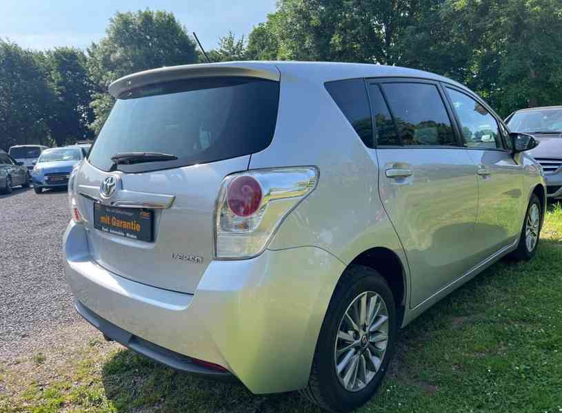 Toyota Verso 1.8i Edition-S benzín 108kw - foto 9