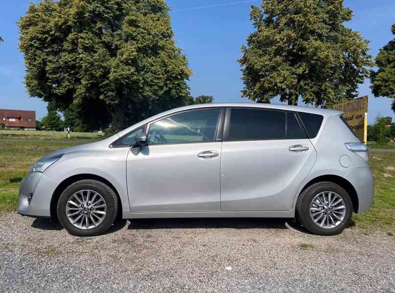 Toyota Verso 1.8i Edition-S benzín 108kw - foto 3