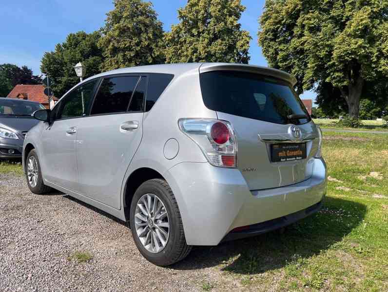 Toyota Verso 1.8i Edition-S benzín 108kw - foto 4