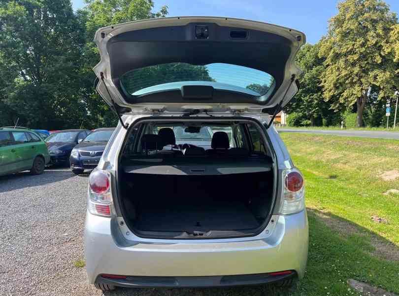 Toyota Verso 1.8i Edition-S benzín 108kw - foto 14