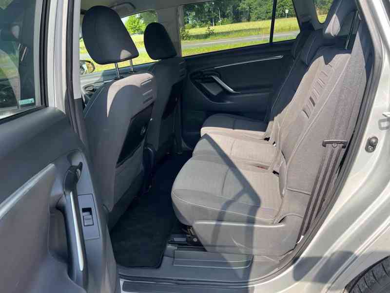Toyota Verso 1.8i Edition-S benzín 108kw - foto 13