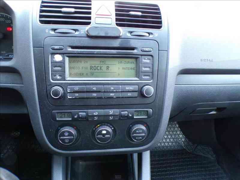 Volkswagen Golf 1,4 FSI DIGI.KLIMA - foto 6